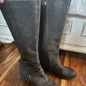 Stylish Gray Knee-High Women's Boots